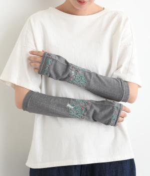 おさんぽアームカバーミドル　クローバーキャット