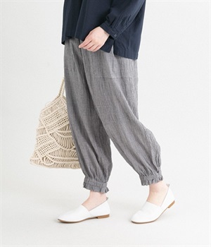 シャーリング裾ゴムワイドパンツ