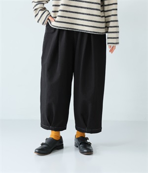 ニットデニムタックコクーンパンツ(ブラック-L)