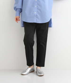 コットンポリウレタンキャンブリックテーパードパンツ(ブラック-L)