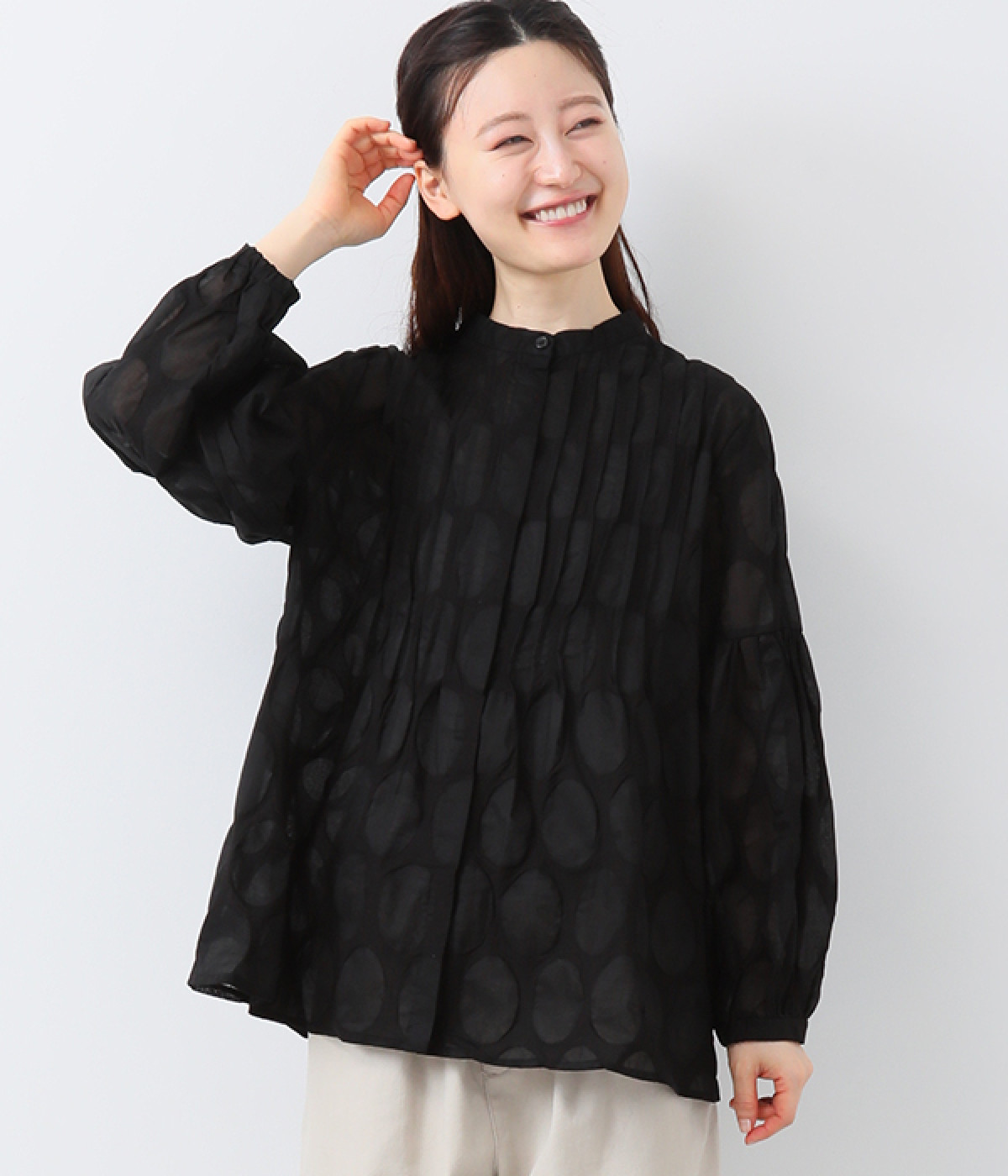 シアードットピンタックブラウス(ブラック-M)