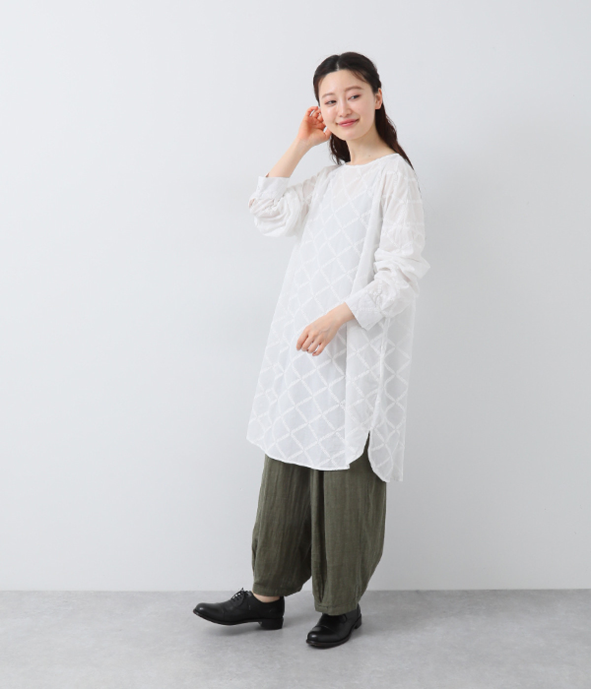 コットン矢羽根刺繍2WAYロングブラウス(ホワイト-ONESIZE)