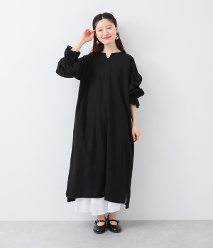 コットンオックスキーネック袖ギャザーワンピース