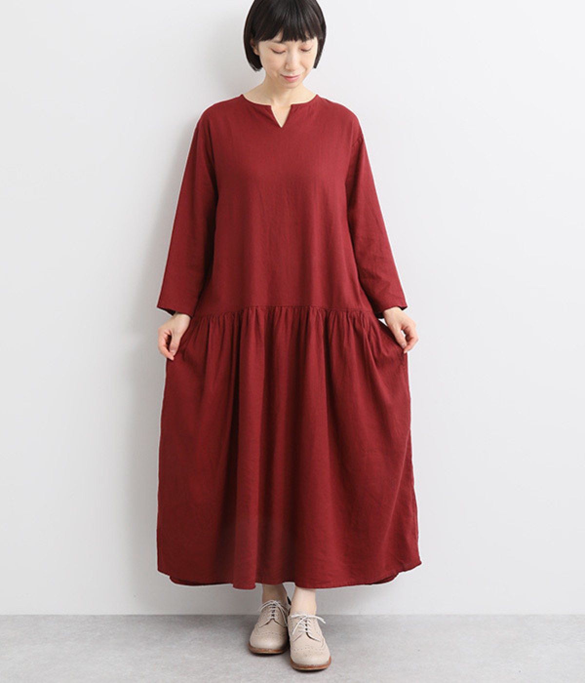 リネンレーヨンオックスウエストギャザーワンピース(ボルドー-M)