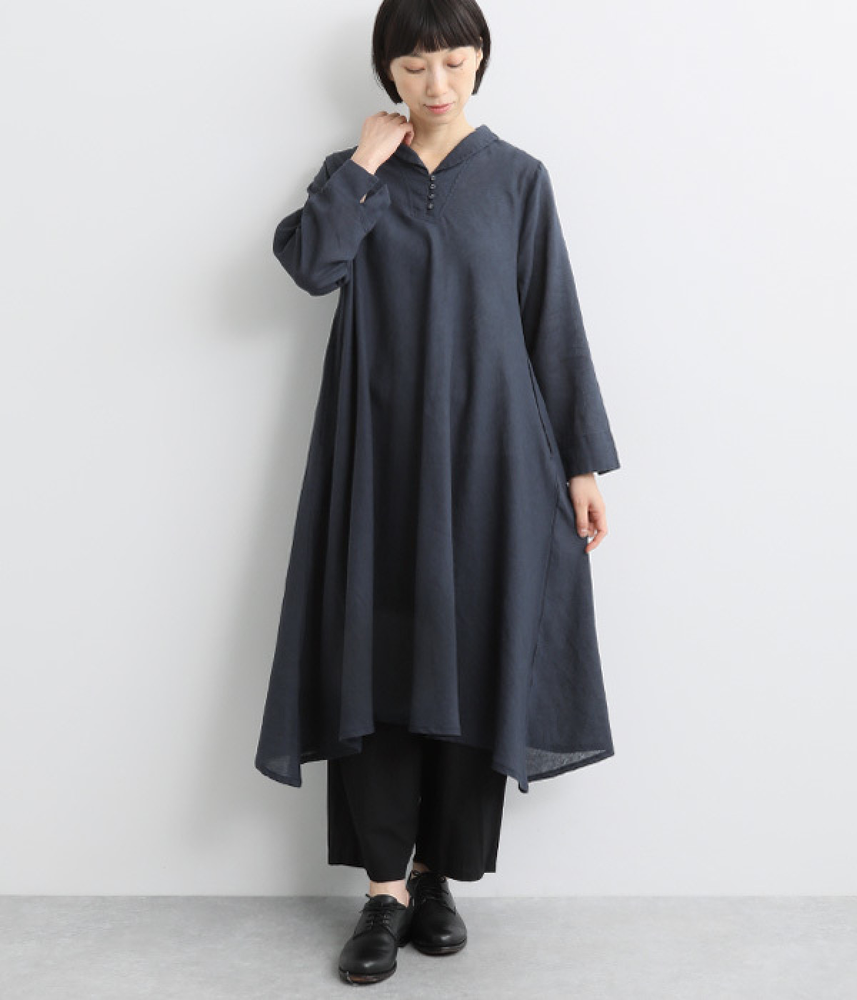 コットンラミー無地変形ヘムラインワンピース(ネイビー-M)