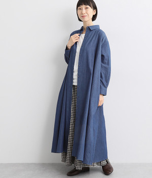 4.5オンスコットンデニム前開きシャツワンピース(ブルー-L)