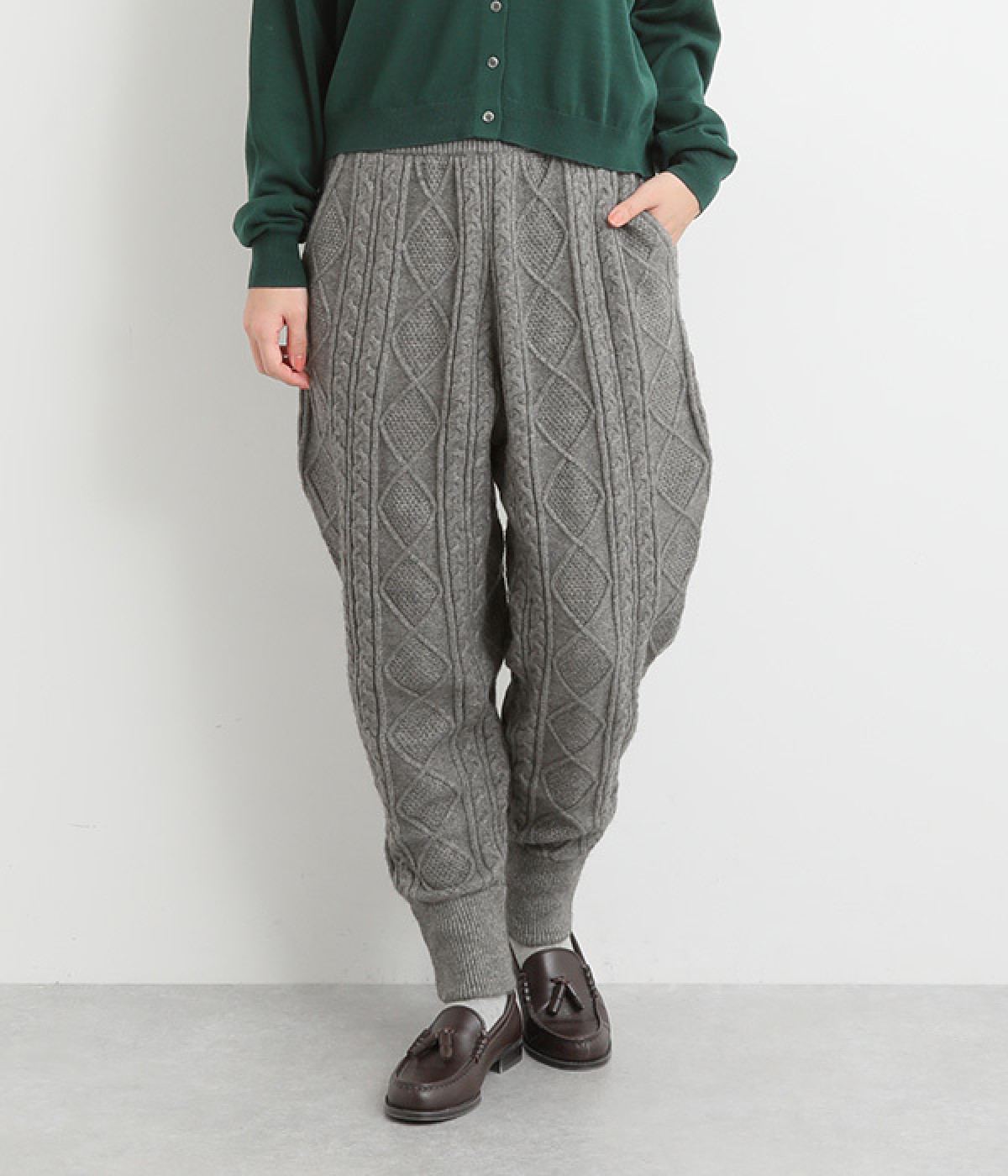 ケーブル編みニットパンツ(グレー-M)