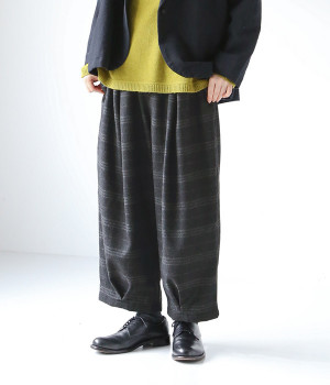 ツイードチェック裾タックパンツ(ブラック-M)