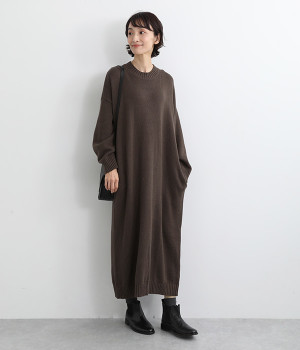 クルーネックロングニットワンピース(ブラウン-M)