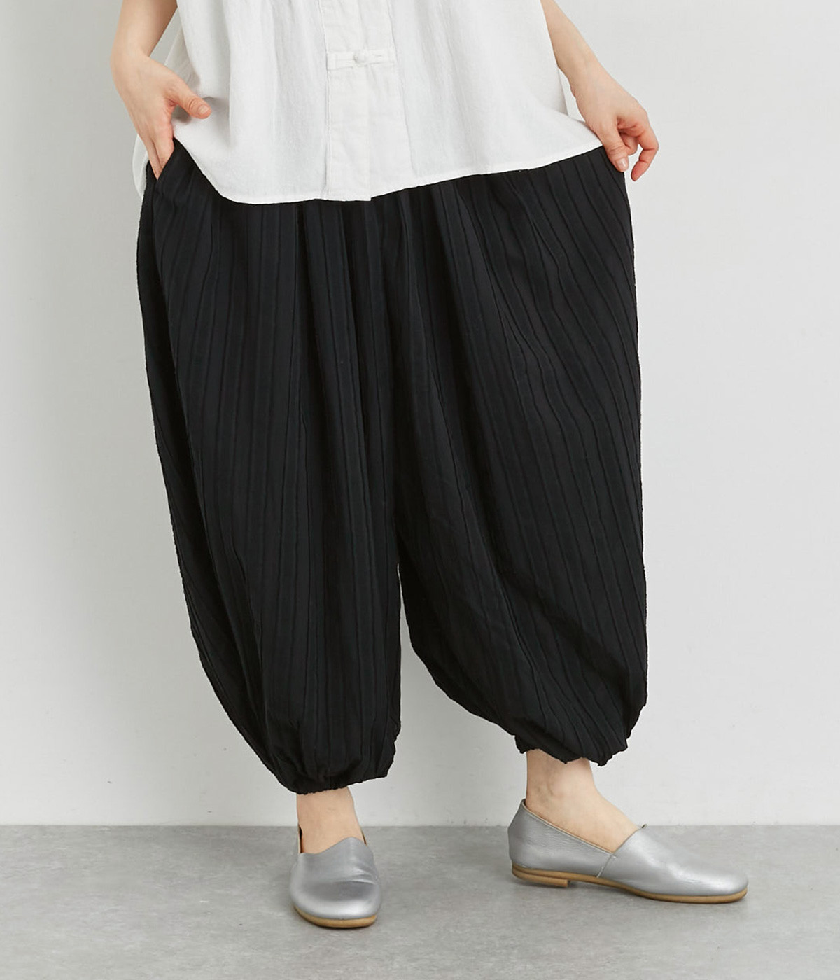 コットンローンライトドビーストライプバルーンパンツ(クロ-M)