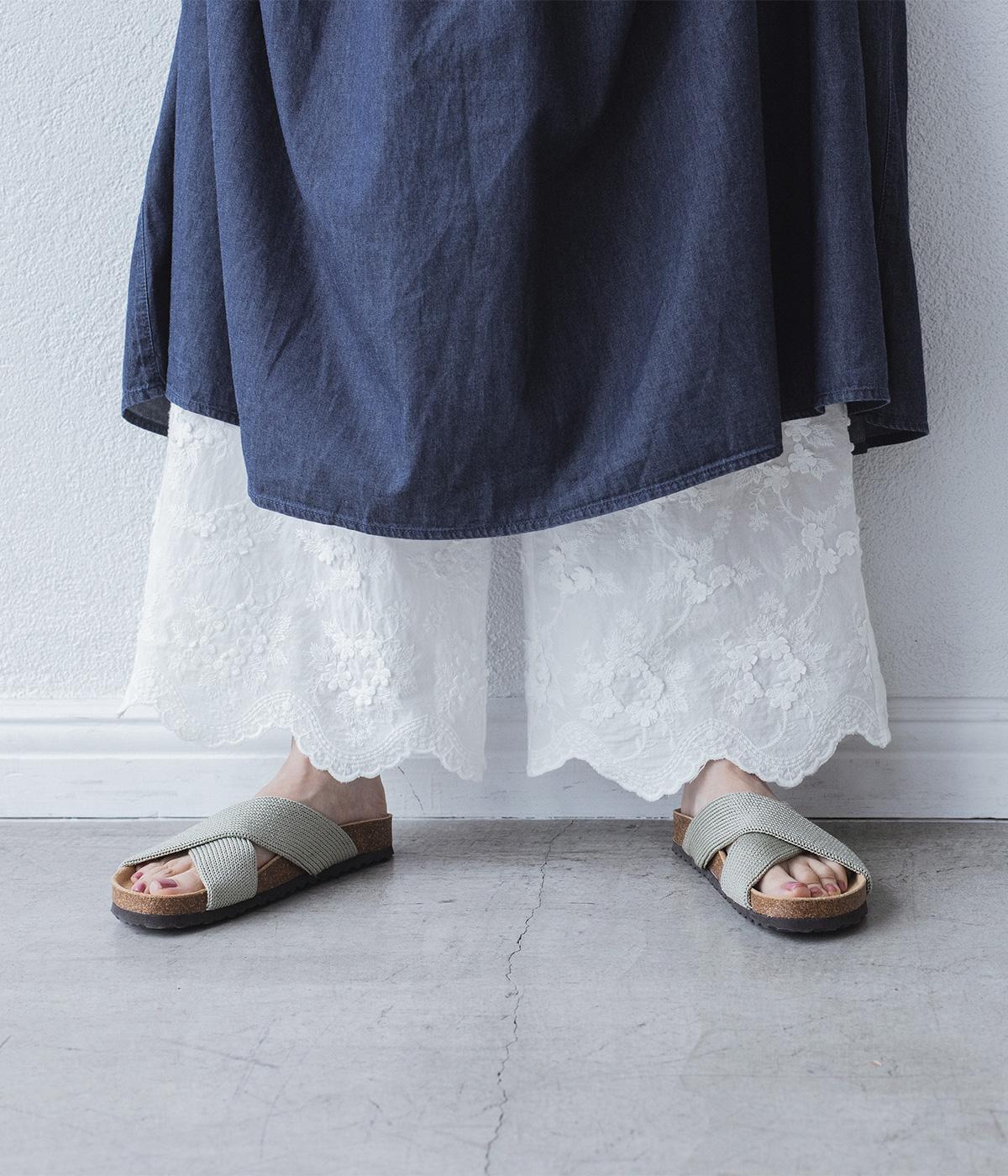 立体フラワー刺繍パンツ