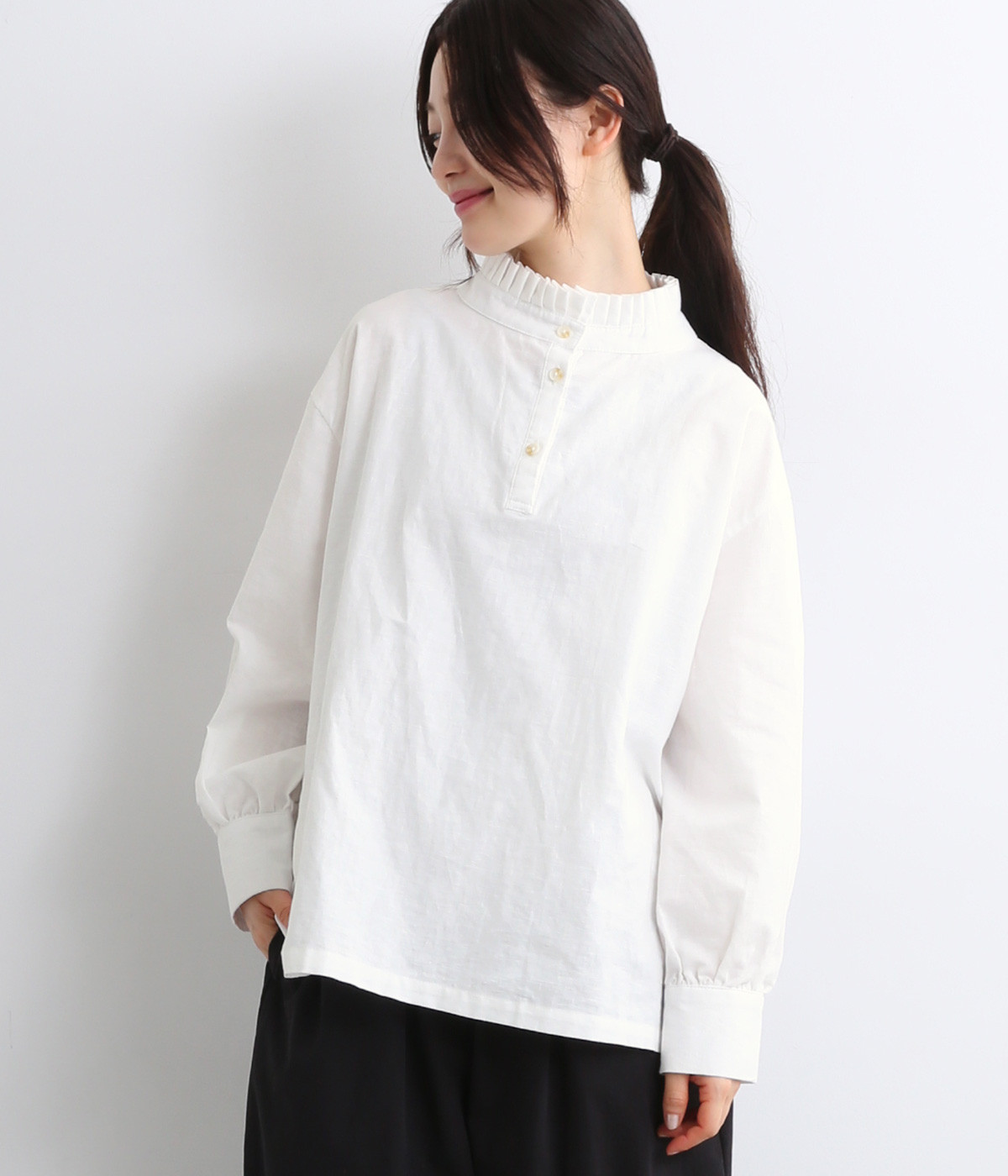 コットンリネンオックス襟フリルブラウス(ホワイト-M)