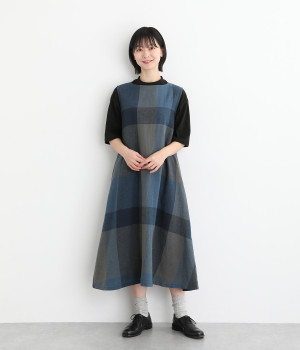 コットンリネンガーゼビッグチェックフレアノースリーブワンピース(ネイビー-L)