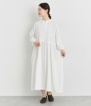 コットンワッシャーチャイナボタンピンタックワンピース(オフ-L)