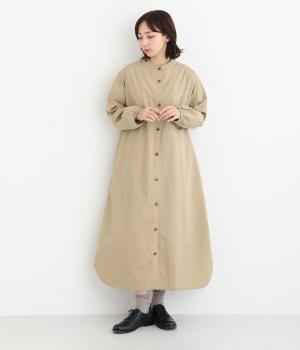 コットンダンプバイオウォッシュ加工バンドカラーワンピース(ベージュ-L)