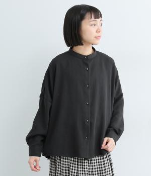 T/Rスラブ　バックギャザーバンドカラーブラウス(クロ-L)