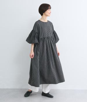 ペンシルストライプ　袖バルーンワンピース(クロ-L)