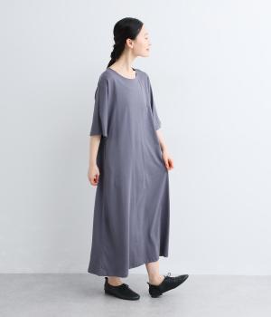 クルーネックロングワンピース
