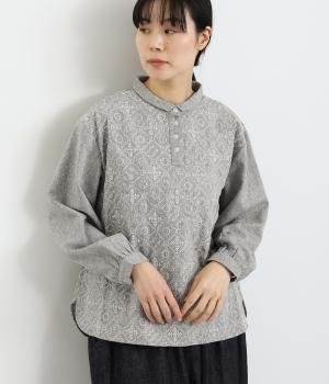 オリジナル北欧パッチワーク風刺繍　チビ襟ブラウス