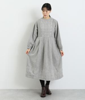 オリジナル北欧パッチワーク風刺繍ヨーク切替えワンピース(グレー-F)