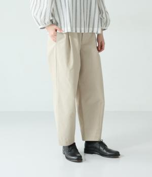 デニム風　裾タックパンツ