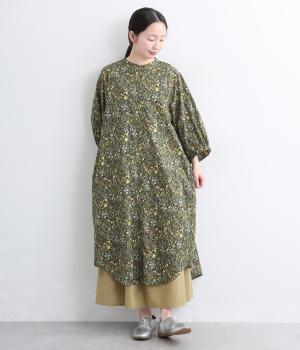 コットン花柄プリント　後ろギャザーワンピース(チャコール-F)
