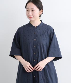コットンランダムドット刺繍ワンピース(ネイビー-F)