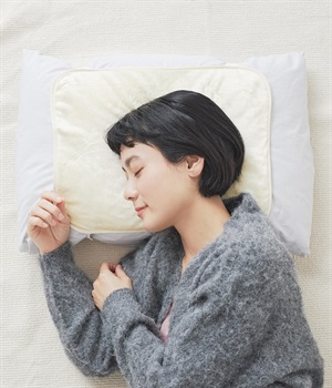 【おやすみケア】思わず頬ずりしたくなる　シルクの枕カバー