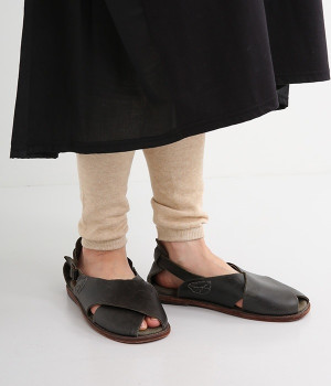 膝上まで暖かい　内側シルクロングレッグウォーマー(砂色-ONESIZE)