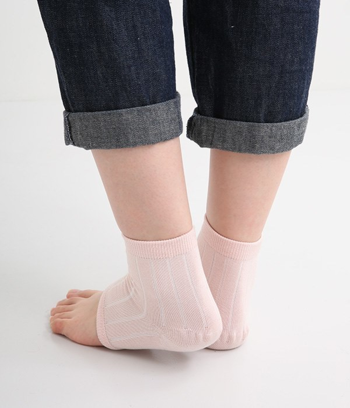 履くだけ簡単　かかとつるつるシルクサポーター(桜色-ONESIZE)