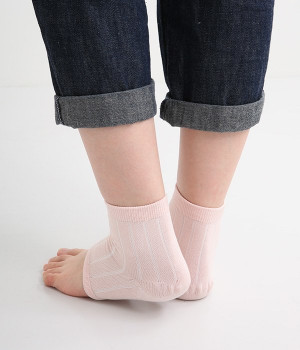 履くだけ簡単　かかとつるつるシルクサポーター(桜色-ONESIZE)