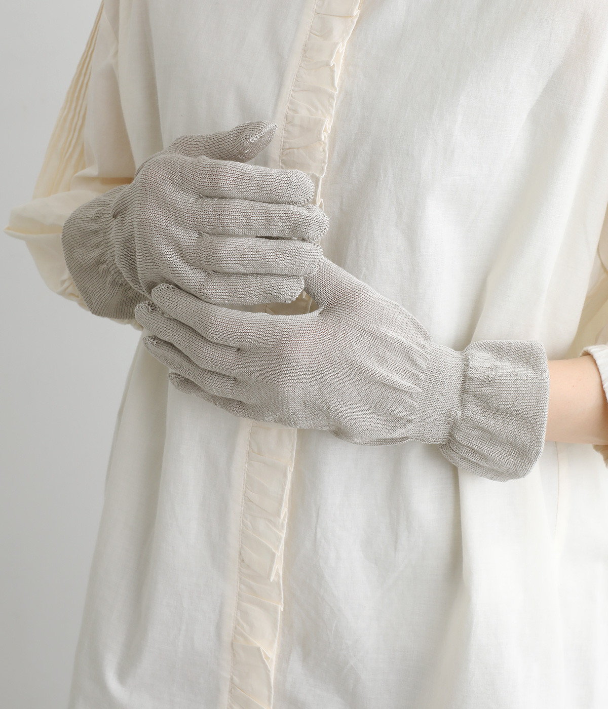シルク100％　手袋(銀色-ONESIZE)