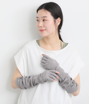 内側シルク混　5本指アームカバー　ロング丈(銀色-ONESIZE)