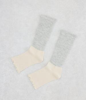 【おやすみケア】シルクとアルパカ混　つま先あき　おやすみソックス（銀色・F）