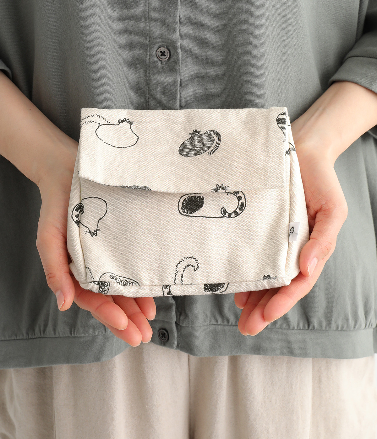 【maboさんコラボ】キャンバスプリント　トライアングルポーチ(カラー1-ONESIZE)