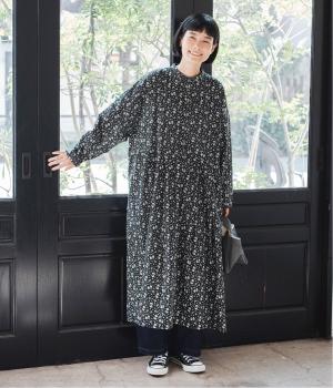 ローンフラワープリントワンピース(ブラック-F)