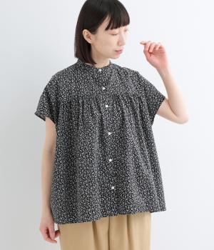 ブロードモノクロプリントフラワーギャザーブラウス(ブラック-F)