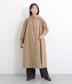 ハイカウントコットンスタンドカラーギャザーワンピース(ブラウン-F)