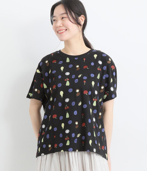 コットンリネン天竺フルーツ刺繍ドルマンＴシャツ(ブラック-ONESIZE)