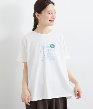 カレンダー刺繍Tシャツ(ホワイト-ONESIZE)