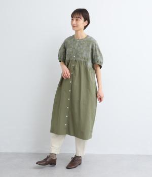 ナチュラルタイプライター大きなお花刺繍ワンピース(カーキ-F)