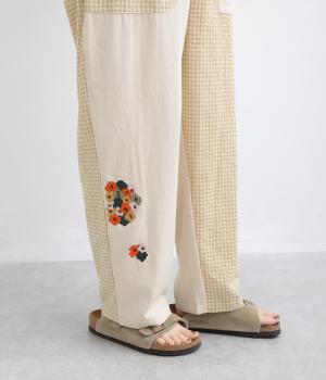 かくかく花刺繍パンツ