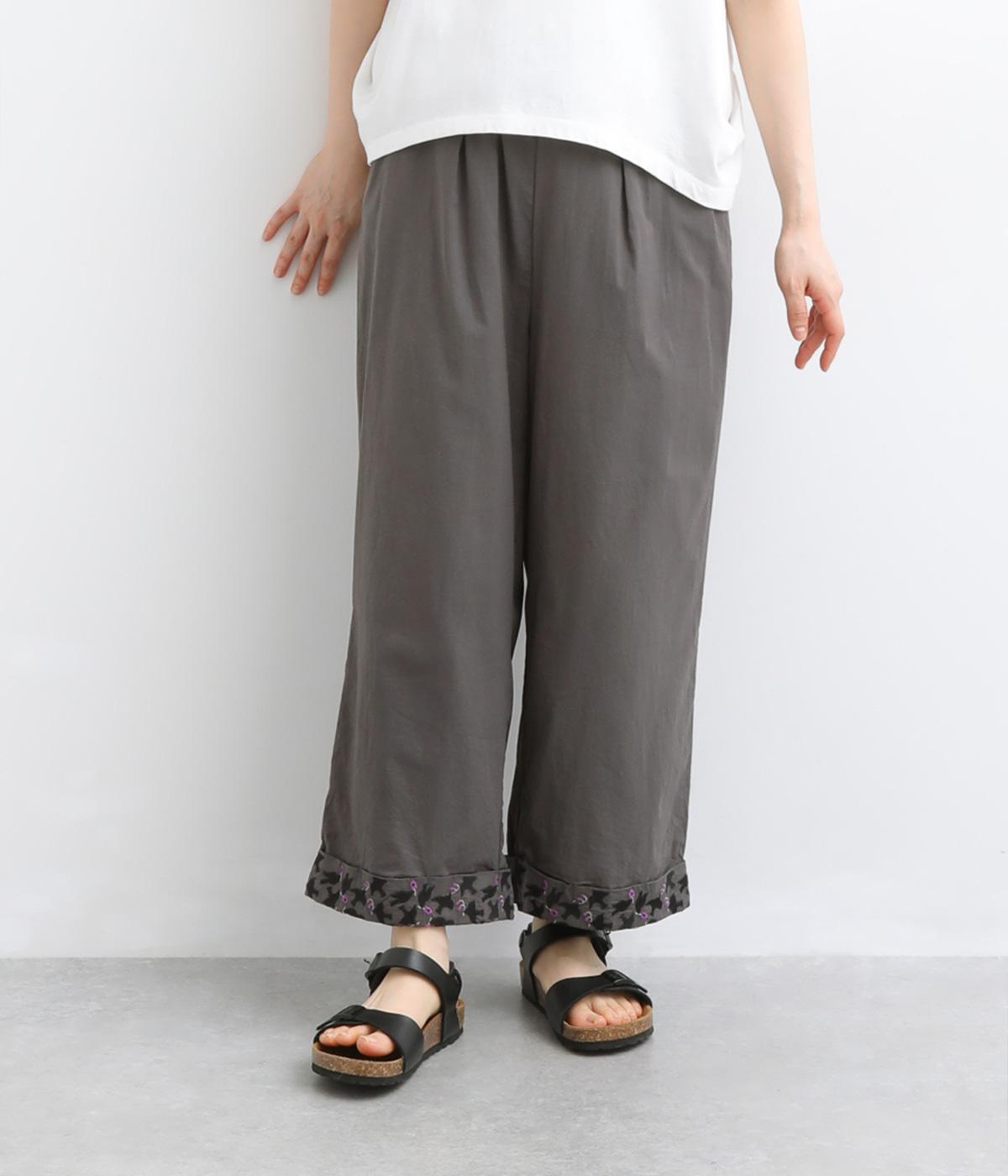 鳥刺繍ロールアップパンツ(チャコールグレー-F)