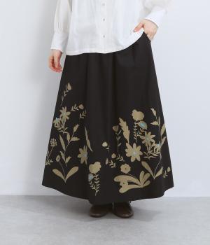 シルキーコットン　植物プリントスカート(ブラック-F)