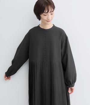 大小プリーツワンピース（クロ・F）