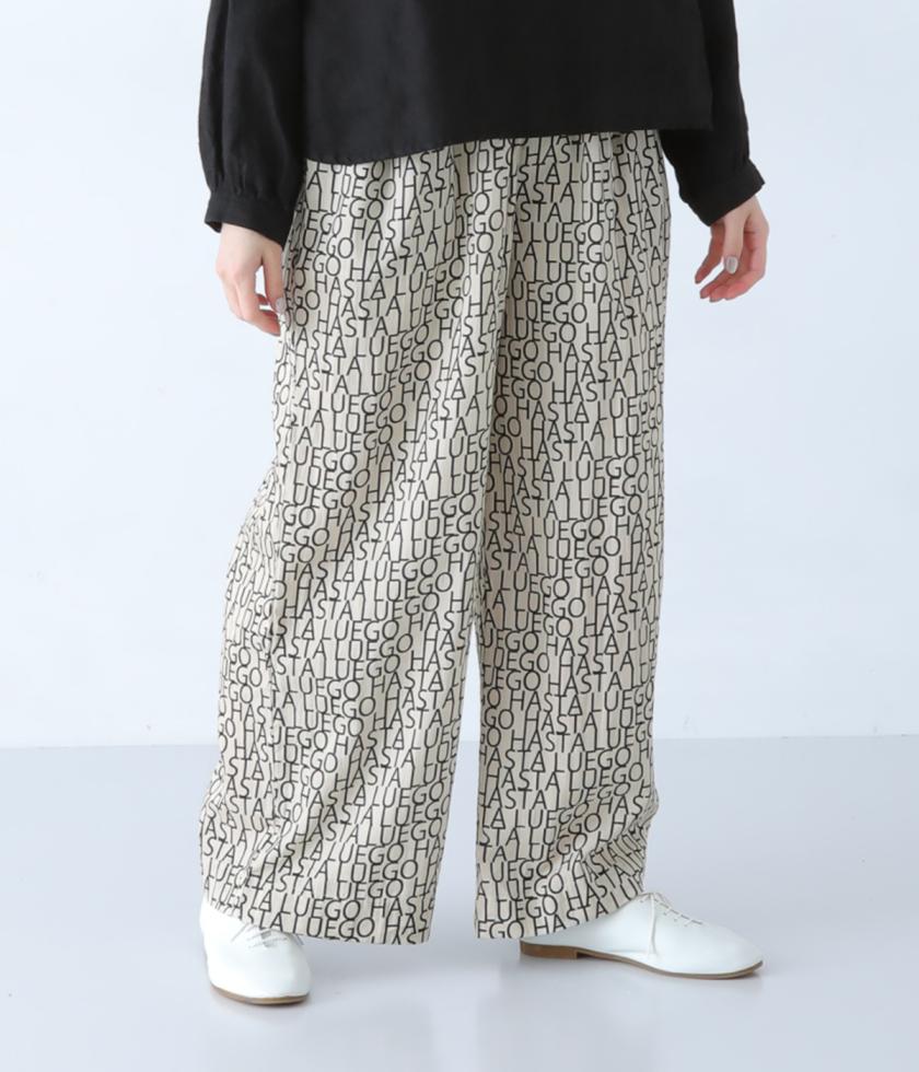 コードコットン　英字プリントワイドパンツ