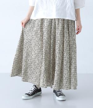 コードコットン　英字プリントギャザースカート
