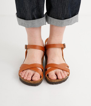 クロスヒールサンダル