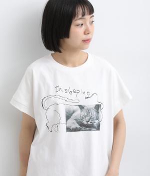 ネコ＋落書きプリントＴシャツ(オフホワイト-F)