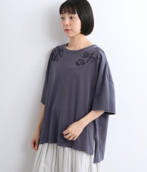天竺ピグメントバイオ　ボタニカル刺繍TEE(ネイビー-F)